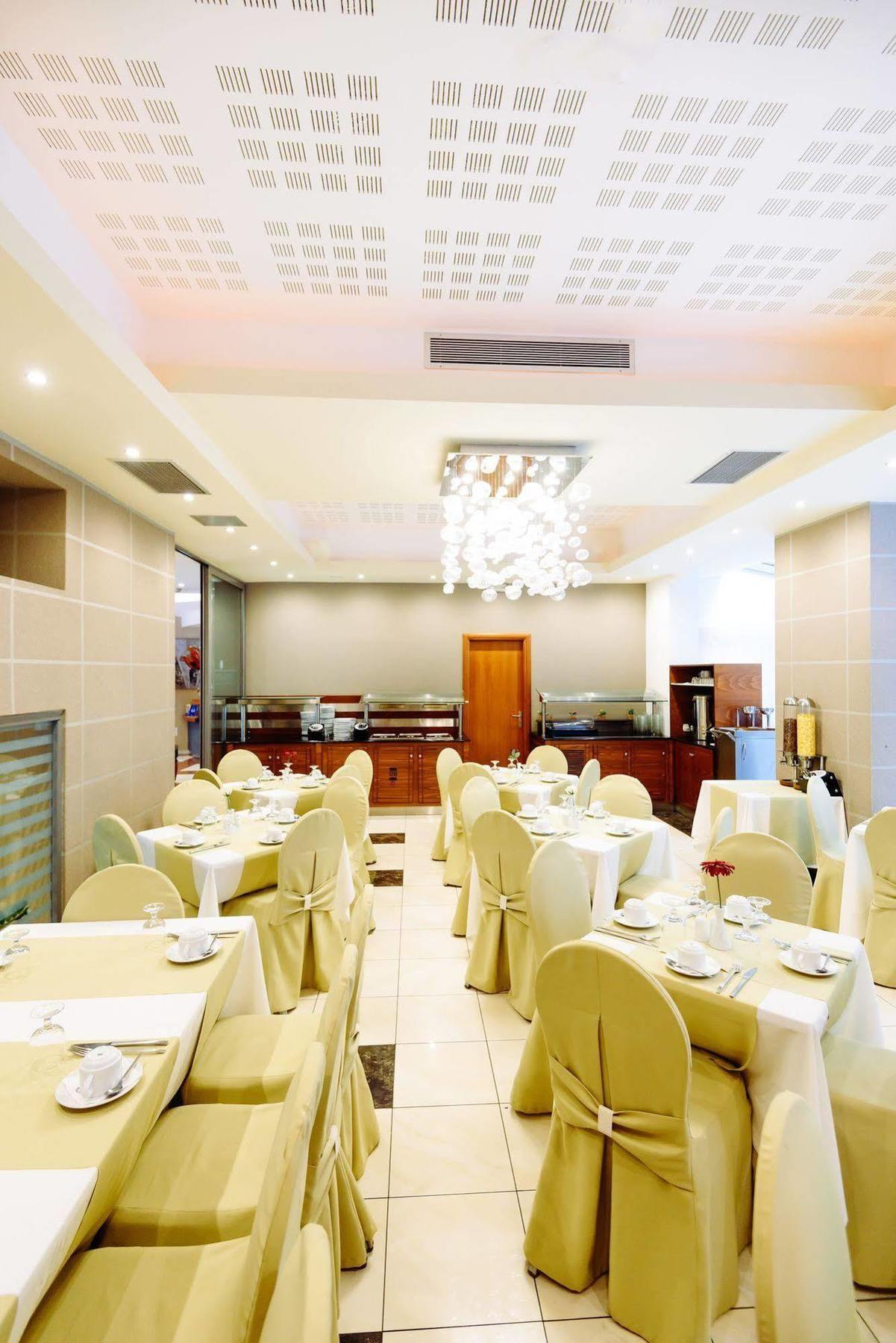Athens Mirabello Luaran gambar